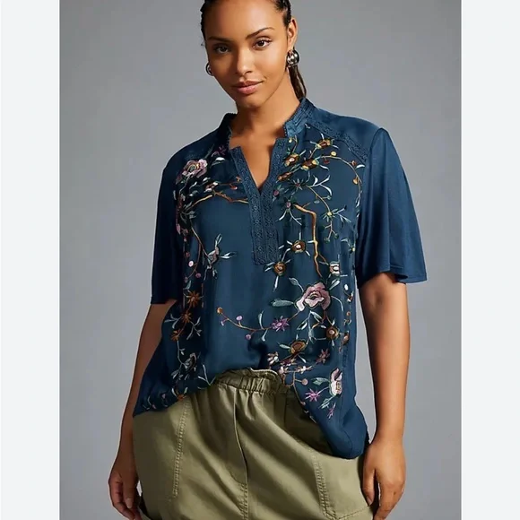 Anthropologie x Tiny Eliana Embroidered Navy Floral Split-Neck Women’s Top - Picture 8 of 8